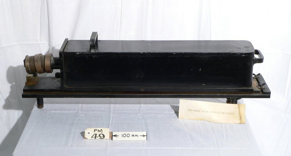 Low Angle X-Ray Diffraction Camera