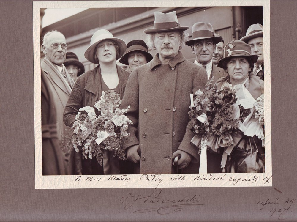 Professor Harold Davies, Stella Wilson, Maude Puddy, I. Paderewski, Manager, Mrs. Paderewski, 1927