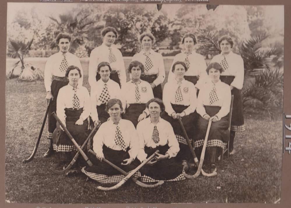 Intervarsity Hockey Team, 1914