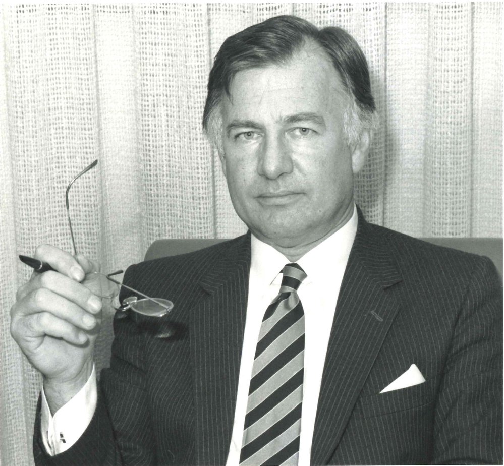 Professor Geoffrey Dahlenburg - Faculty of Medicine Dean, c1990