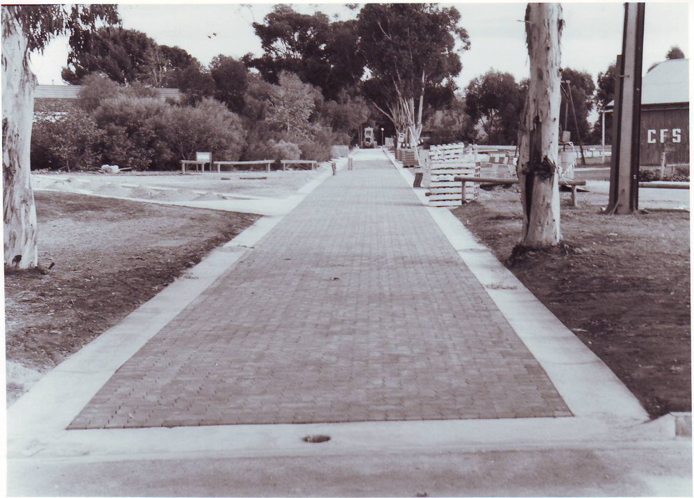 Thistlethwayte Walk, Roseworthy Agricultural College, 1988