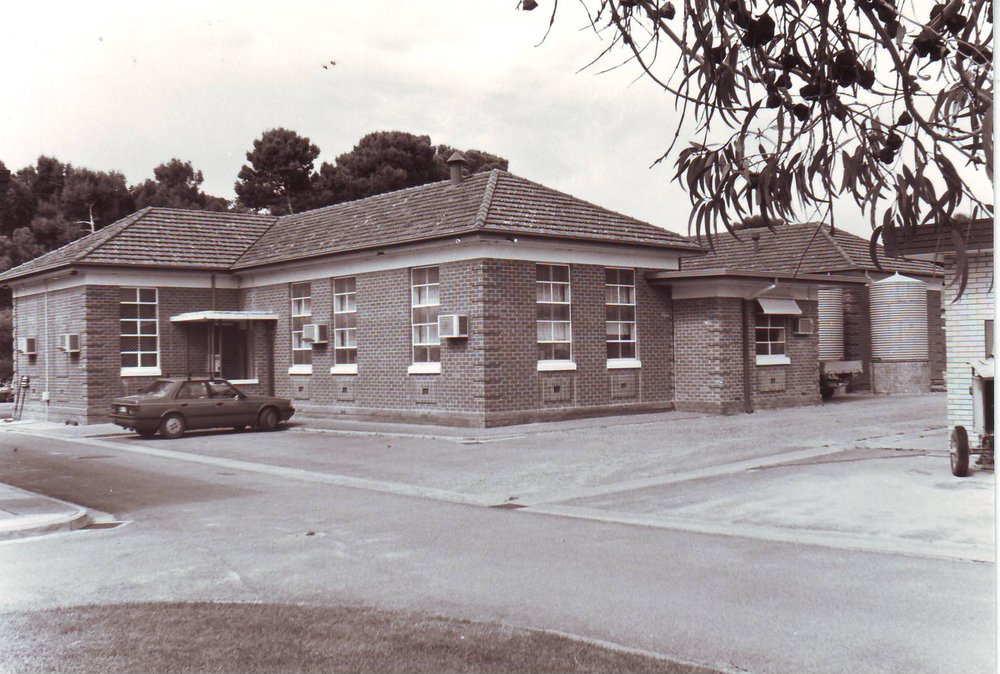 Animal Production Laboratory and Offices, Roseworthy Agricultural College, 1990