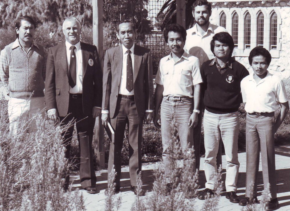 International Visitors with Dr Thistlethwayte and Peter Ninnes, 1985