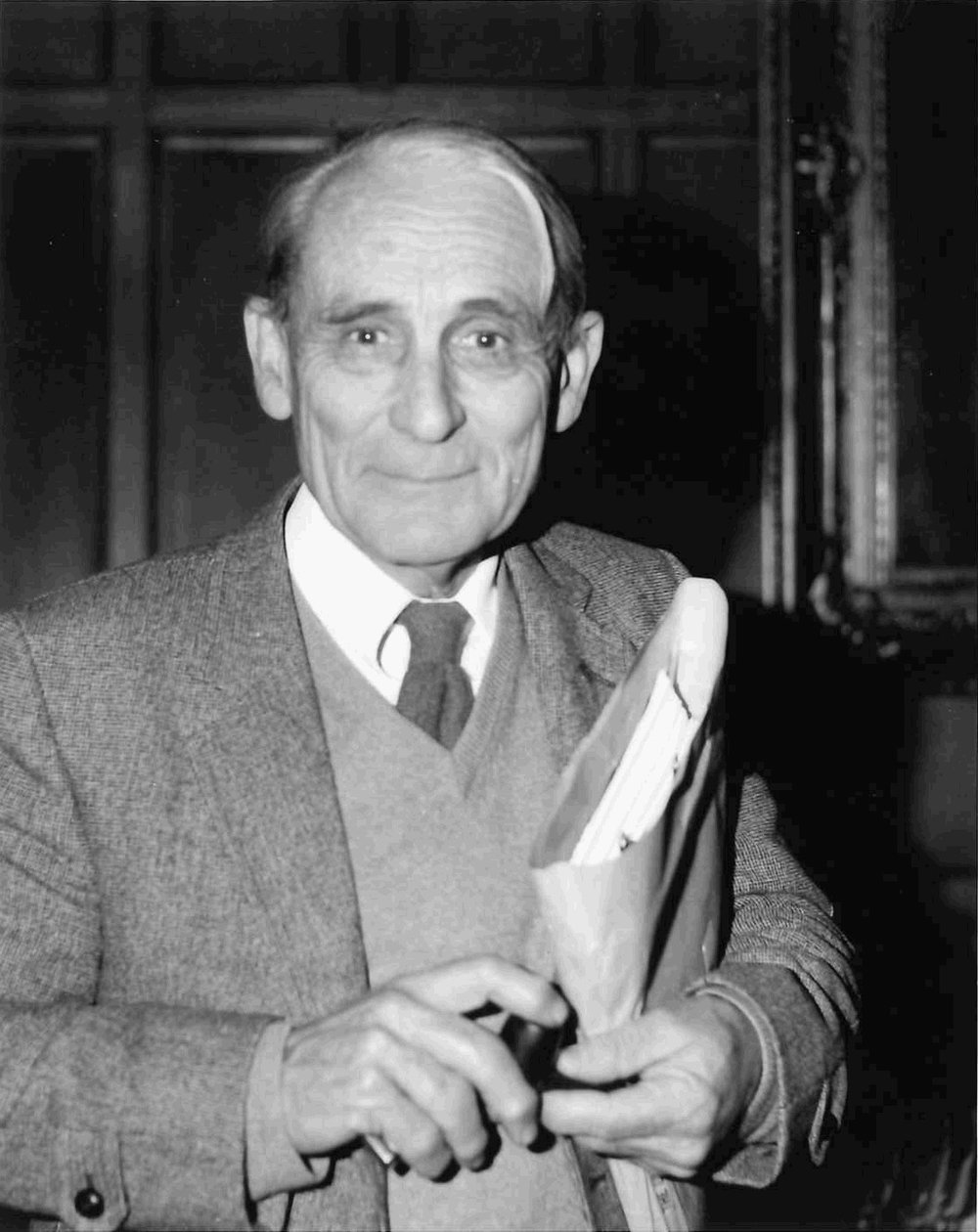 Dr (Bob) R C Heddle, 1982