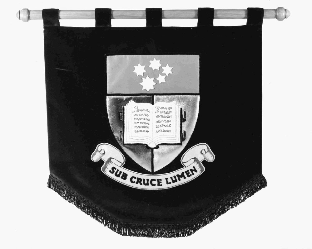 University Crest - Coat of Arms, 1982