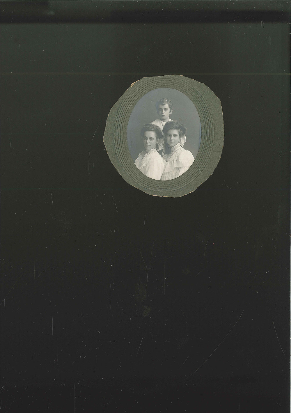 Howard, Hilda and Valetta Florey, c1906