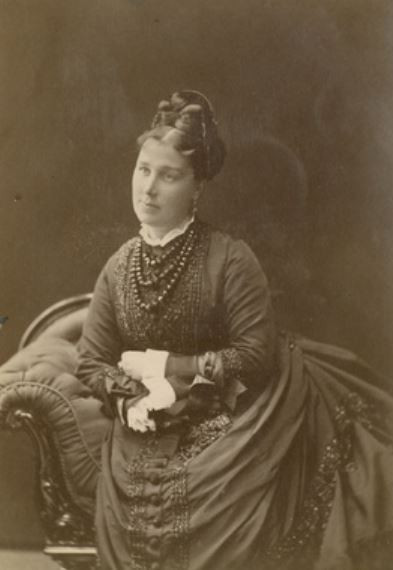 Mrs Robert Barr Smith, 1860