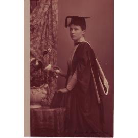 FOWLER, Laura M (Mrs Hope) MBBS