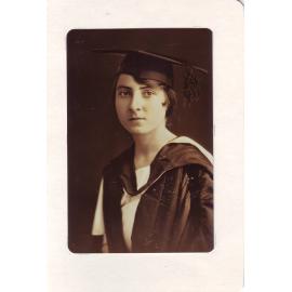 DEAN, Mrs H S MSc (Qld)