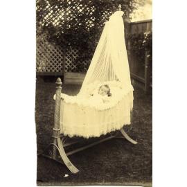Howard Florey in a cradle age approximately 6 months, c1898