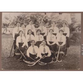 Intervarsity Hockey Team, 1914