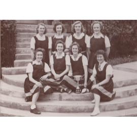 Intervarsity Women's Basketball Team, 1945