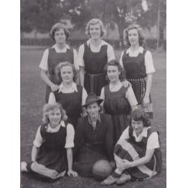 Intervarsity Women's Basketball Team, 1946