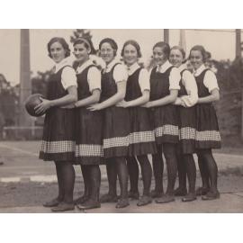 Intervarsity Women's Basketball Team, 1932