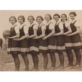 Intervarsity Women's Basketball Team, 1935