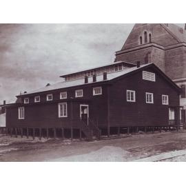 The Hut, 1927