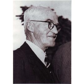Garnet Vere Portus, 1954