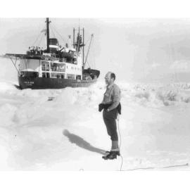 Dr Robin Oliver - Senior Lecturer Geology and Mineralogy, 1982