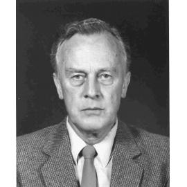 Dr Graham Ethelbert Lewis - Organic Chemistry, 1982