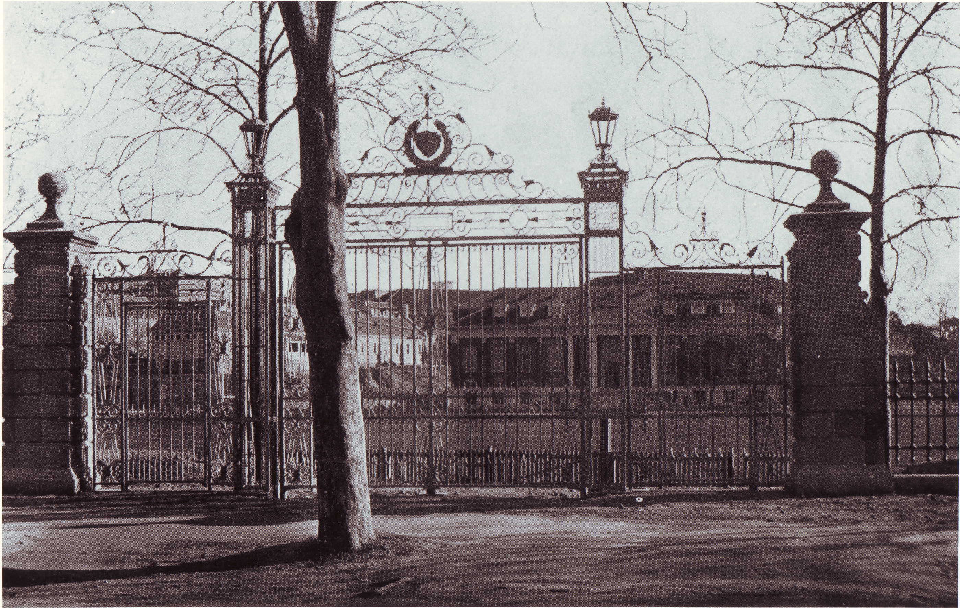 Adelaide University Archives, Photograph of Mitchell Gates on Frome Road, 1934. Adelaide University Archives, Series 1151, Item 307